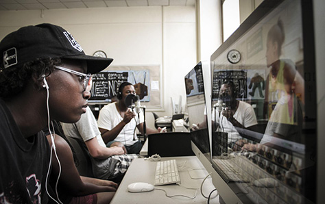 youths using computers in media class