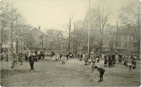 Ashmead Park Playground, Jamaica, Queens, 1914. Courtesy of New York City Parks Photo Archive.