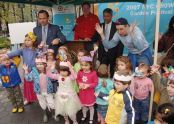Pre-school children from St. Vartan Play Group perform 