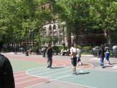 Basketvall in St. Catherine's park 