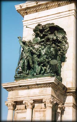 Photo of Army group on Soldiers' and Sailors' Arch in Grand Army Plaza, Prospect Park, Brooklyn