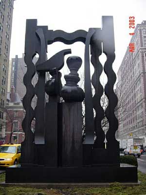 Photo of Night Presence IV sculpture on the Park Avenue malls